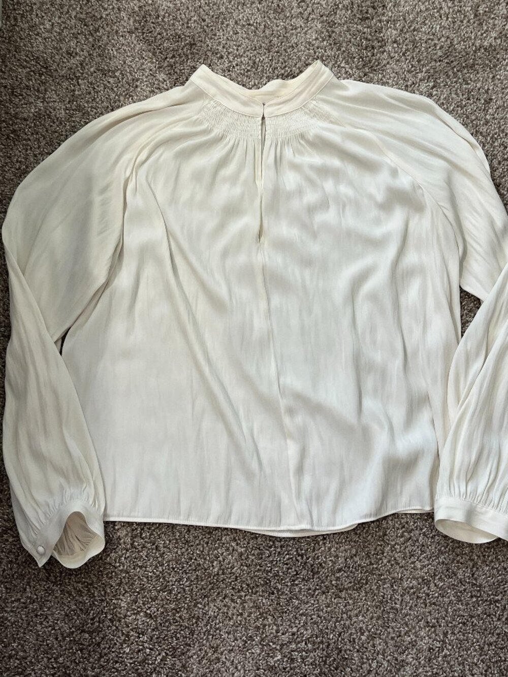 Aritzia Wilfred Chiffon Blouse Cream Long Sleeves Button Closure Size Small